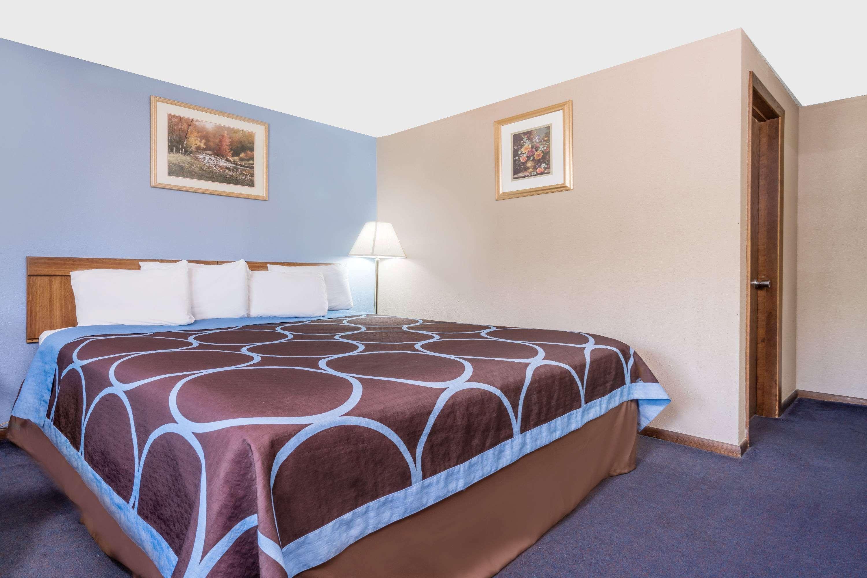 Super 8 by Wyndham Mankato Hotel Bagian luar foto