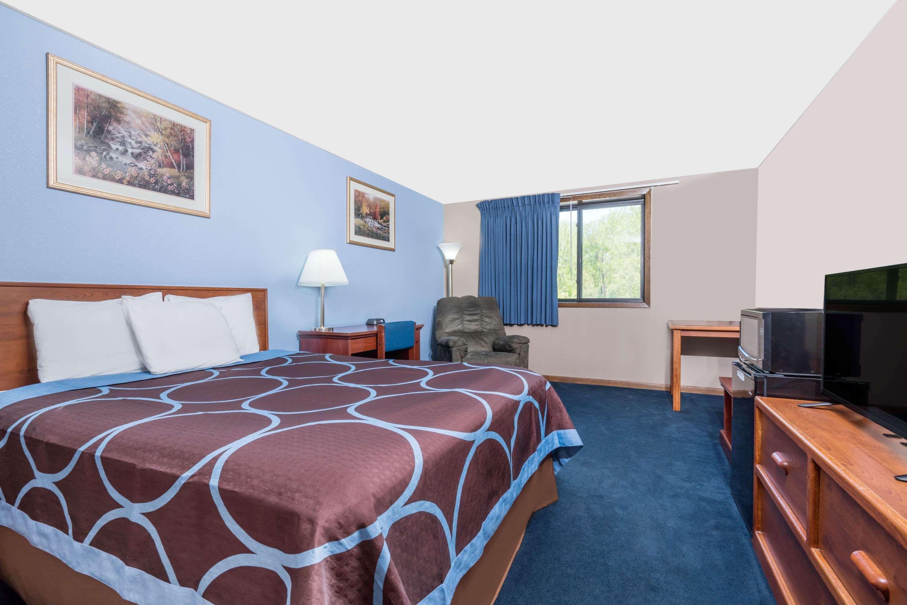 Super 8 by Wyndham Mankato Hotel Bagian luar foto
